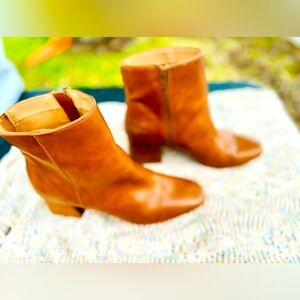 Women’s booties